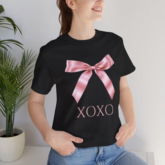 Pink Bow Coquette T-Shirt, XOXO Shirt, Cute Coquette Pink Bow T-Shirt - Picture 3 of 11